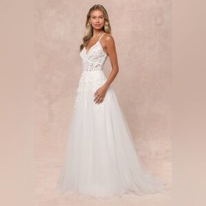 Lulus Luxury White Sheer Tulle Embroidered Beaded Bridal Gown Size Large NWT